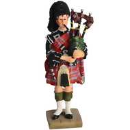  Highlander  Piper  Figurine  Pre  Rrs