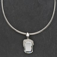  Large  Clear  Pendant  Necklace
