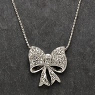  Short  Silver  Necklace  With  Clear  Pendant