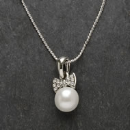  Silver  Short  Necklace  W/  White  Pearl  &  Clear  Crystal  Pendant
