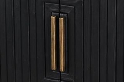 Striking Metallic Accent