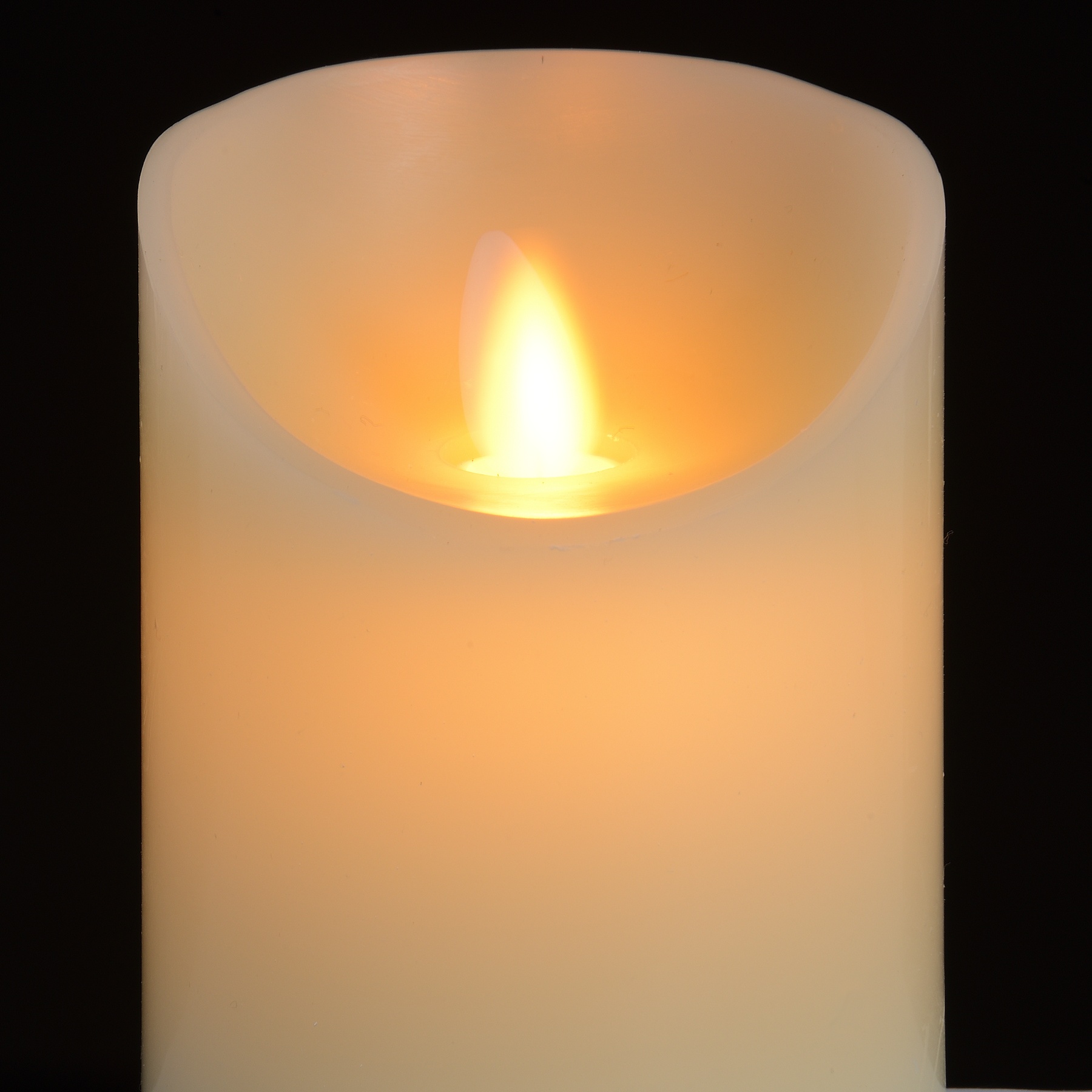 Luxe Collection 3 x 4 Cream Flickering Flame LED Wax Candle - Image 2
