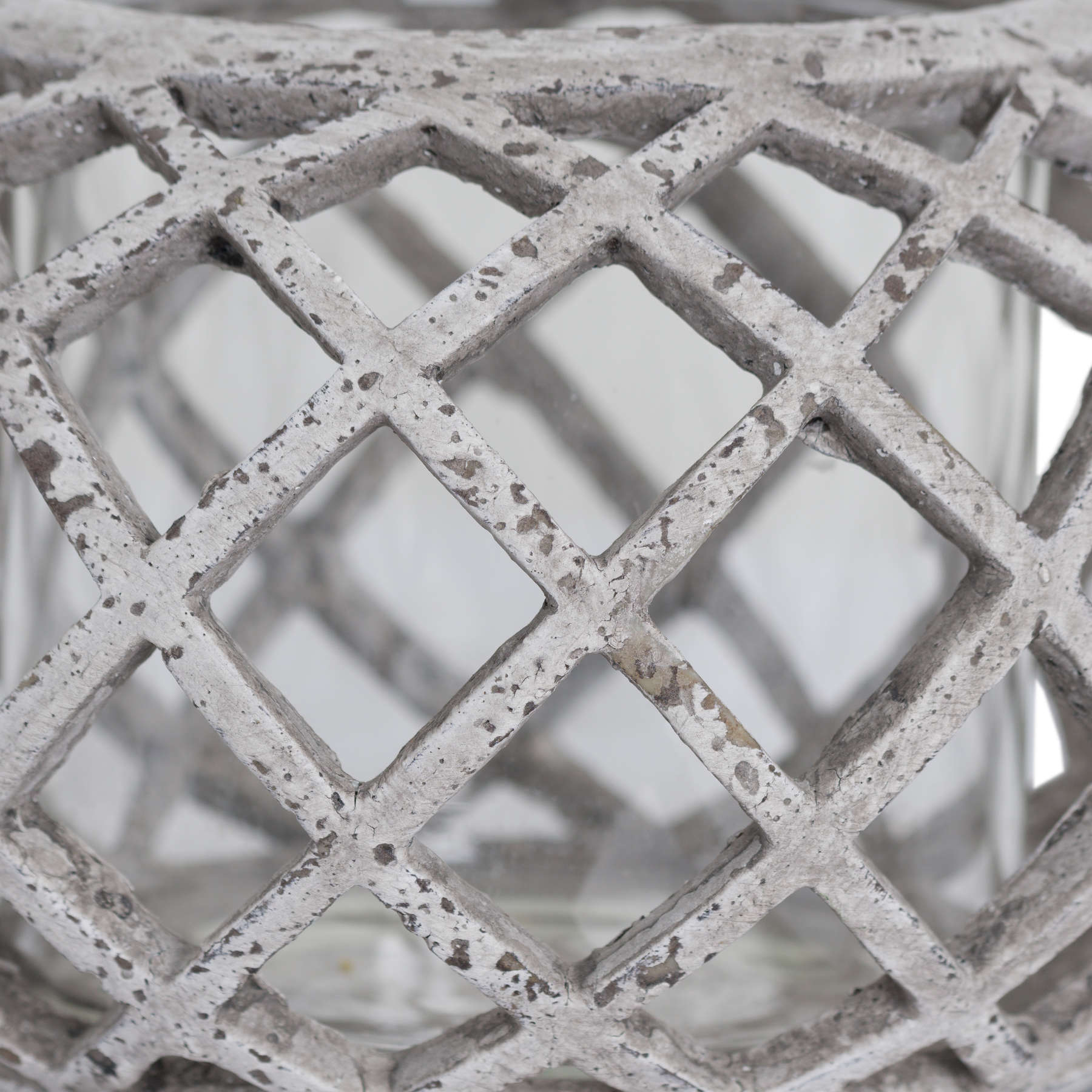 Round Ceramic Lattice Hurricane Lantern - Image 2