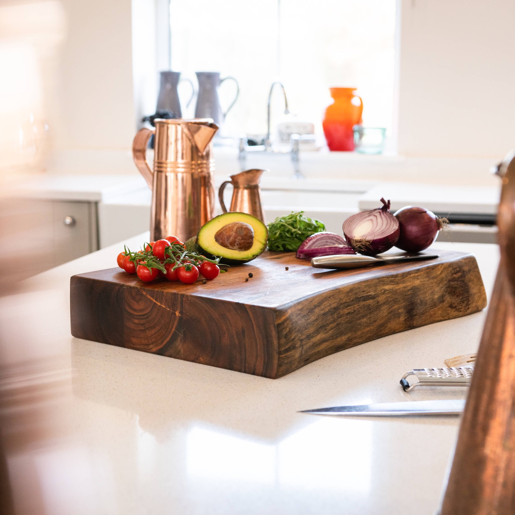 Live Edge Collection Pyman Chopping Board - Image 4