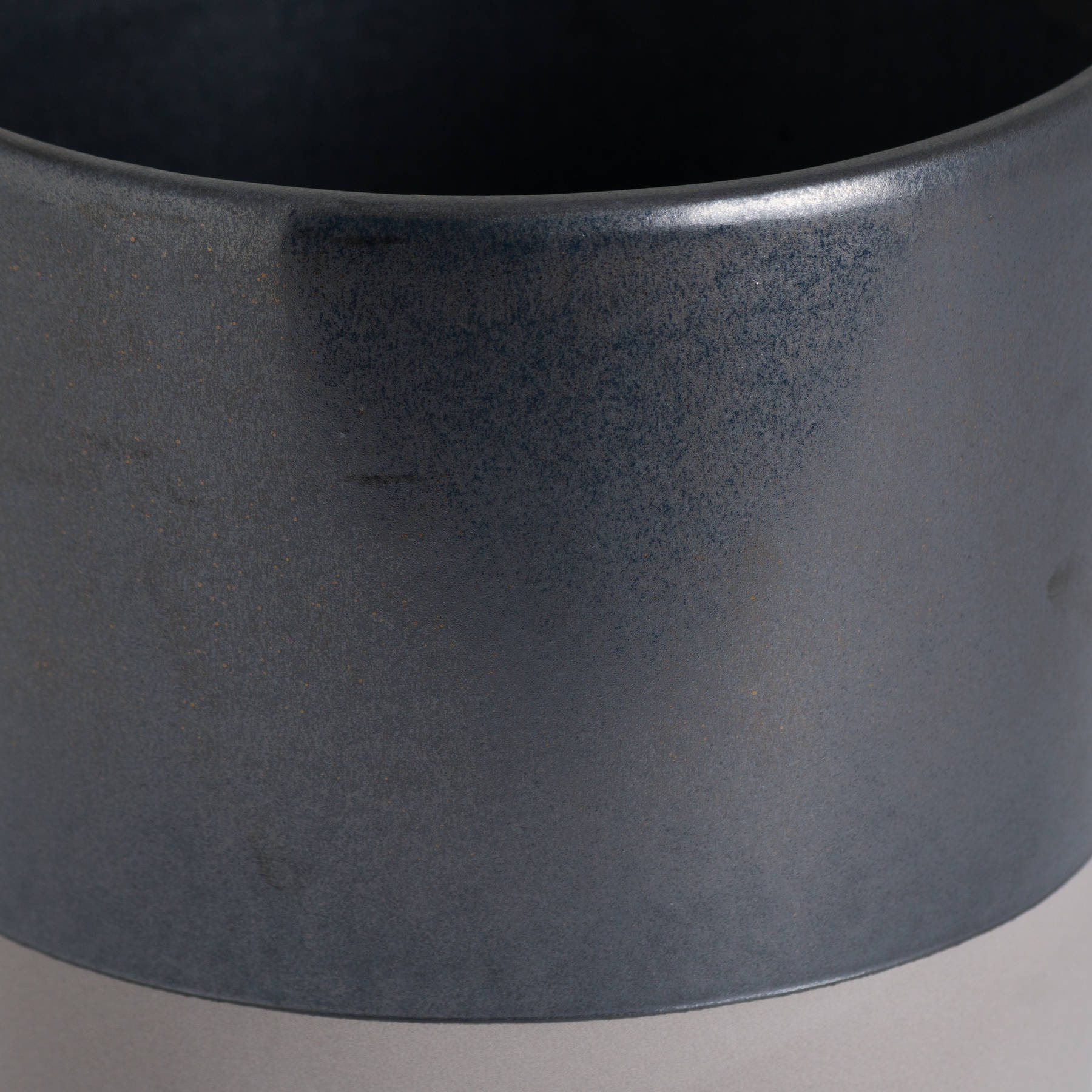 Large Metallic Grey Ceramic Planter - Image 2