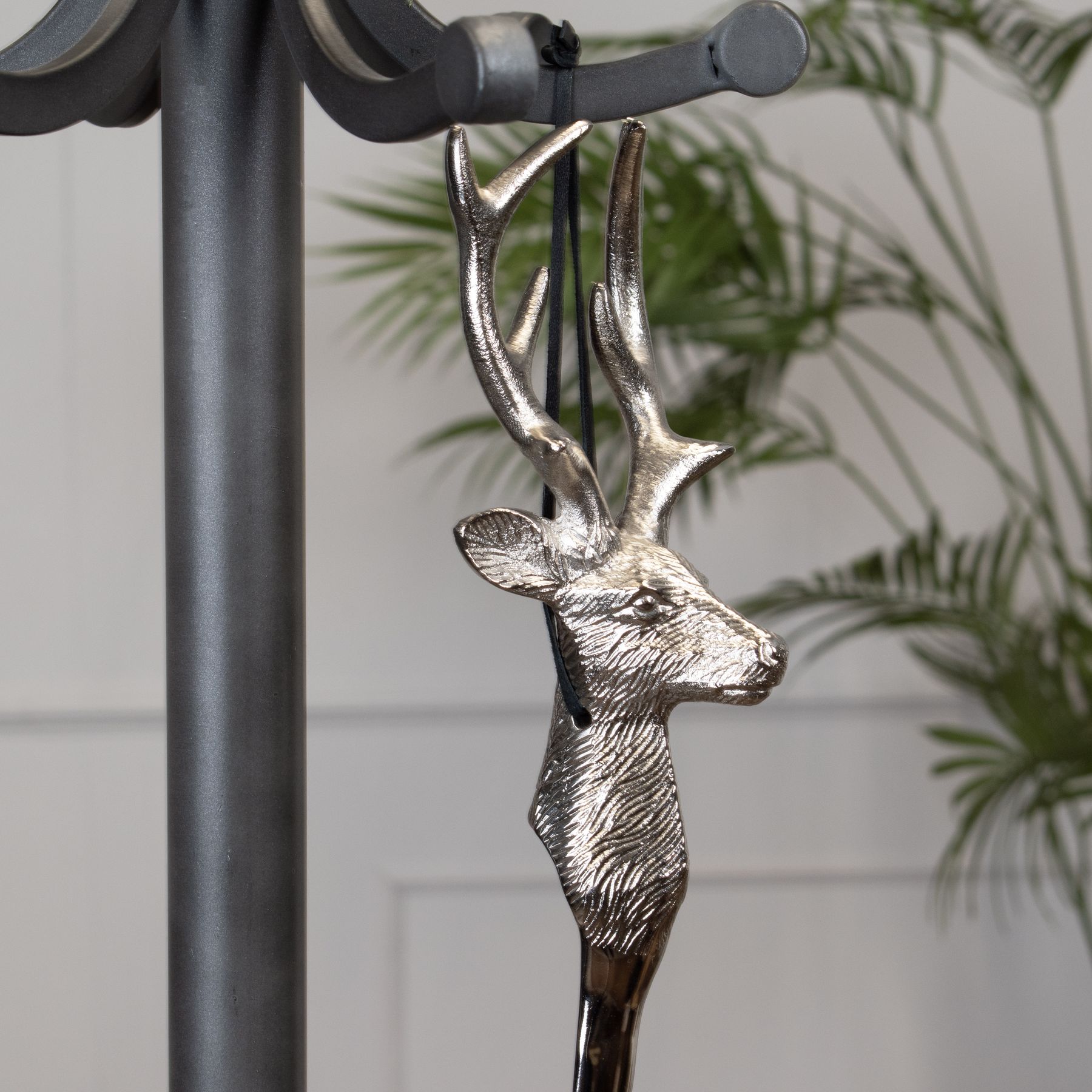 Silver Nickel Stag Head Detail Shoe Horn - Image 4
