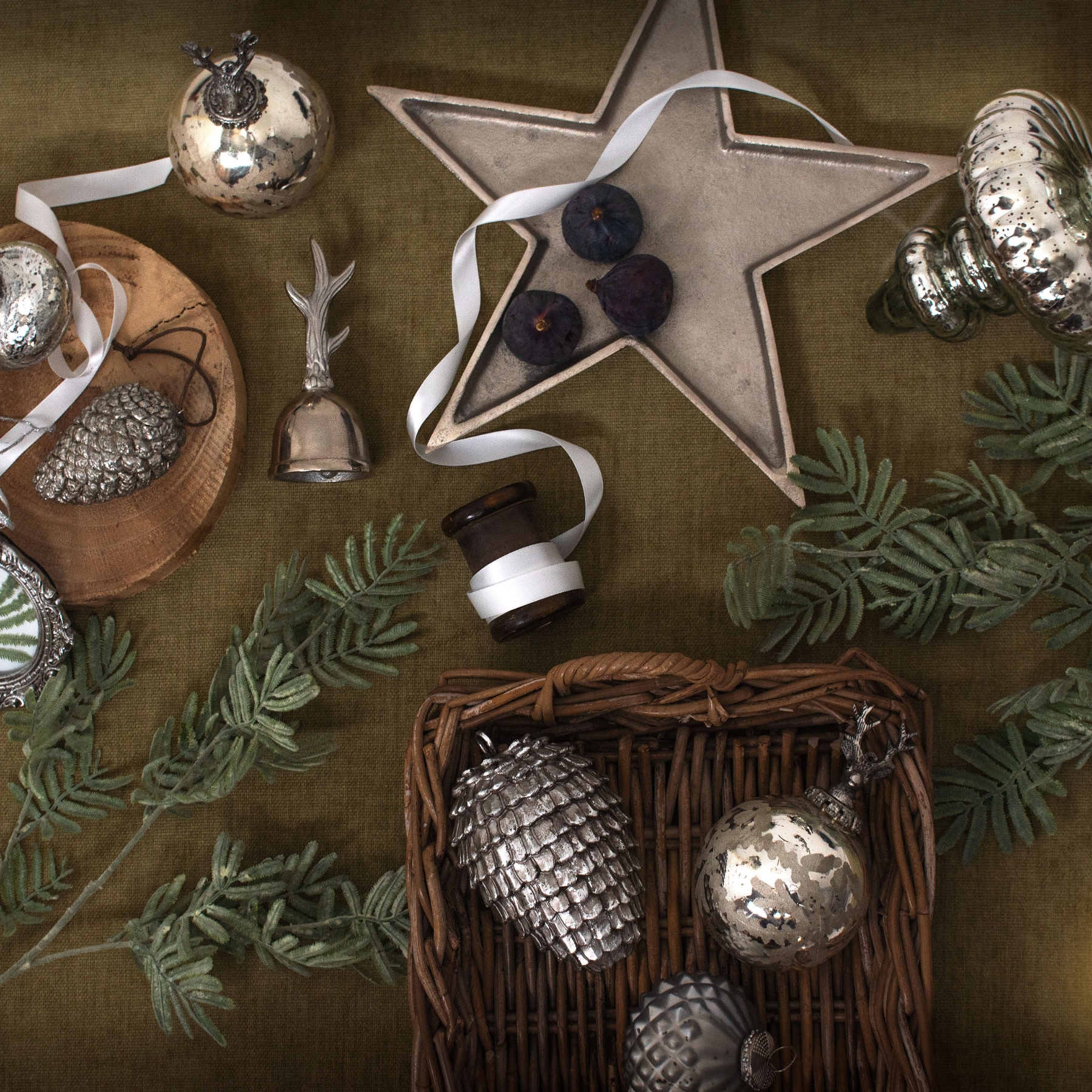 Hanging Silver Pinecone - Image 3