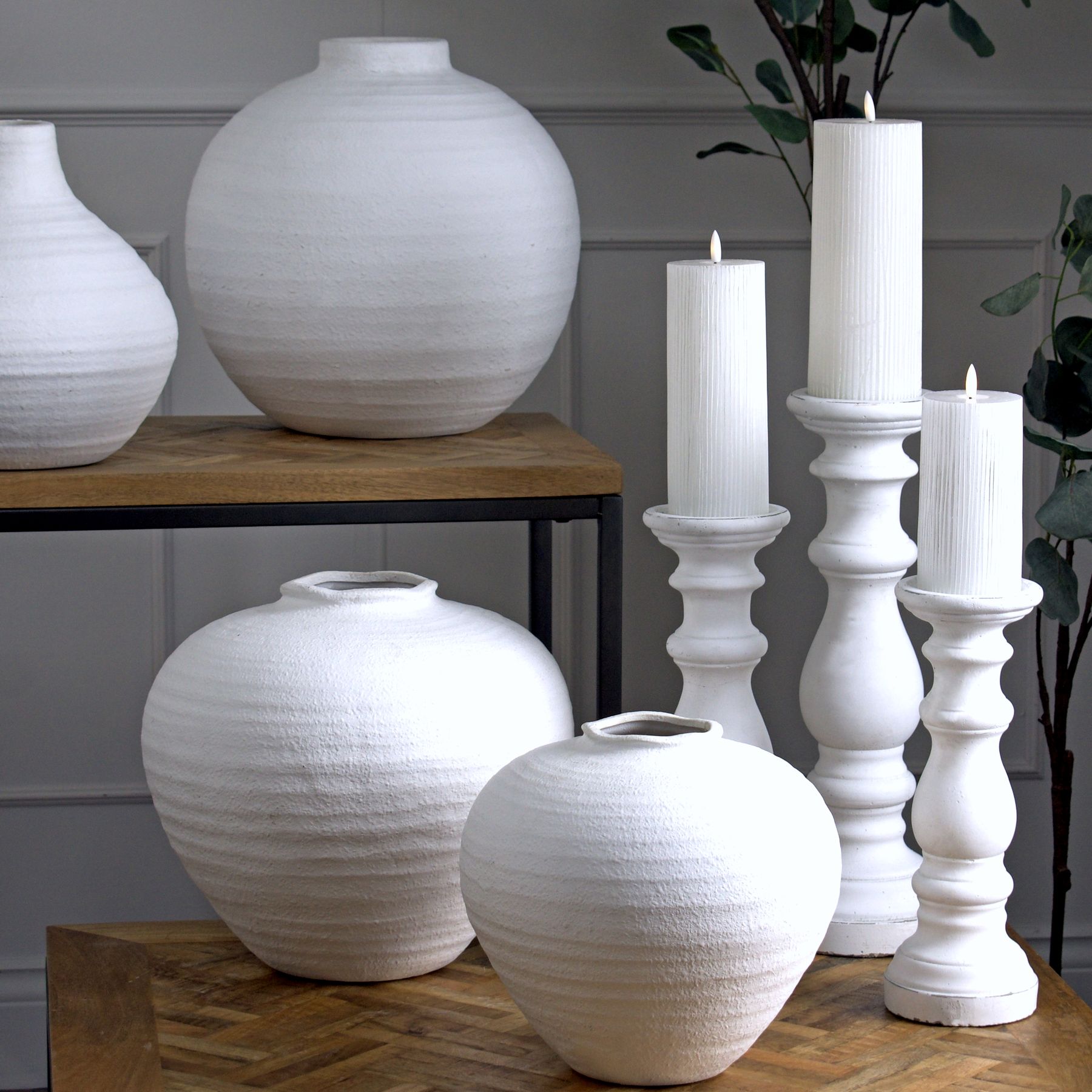 Regola Large Matt White Ceramic Vase - Image 3