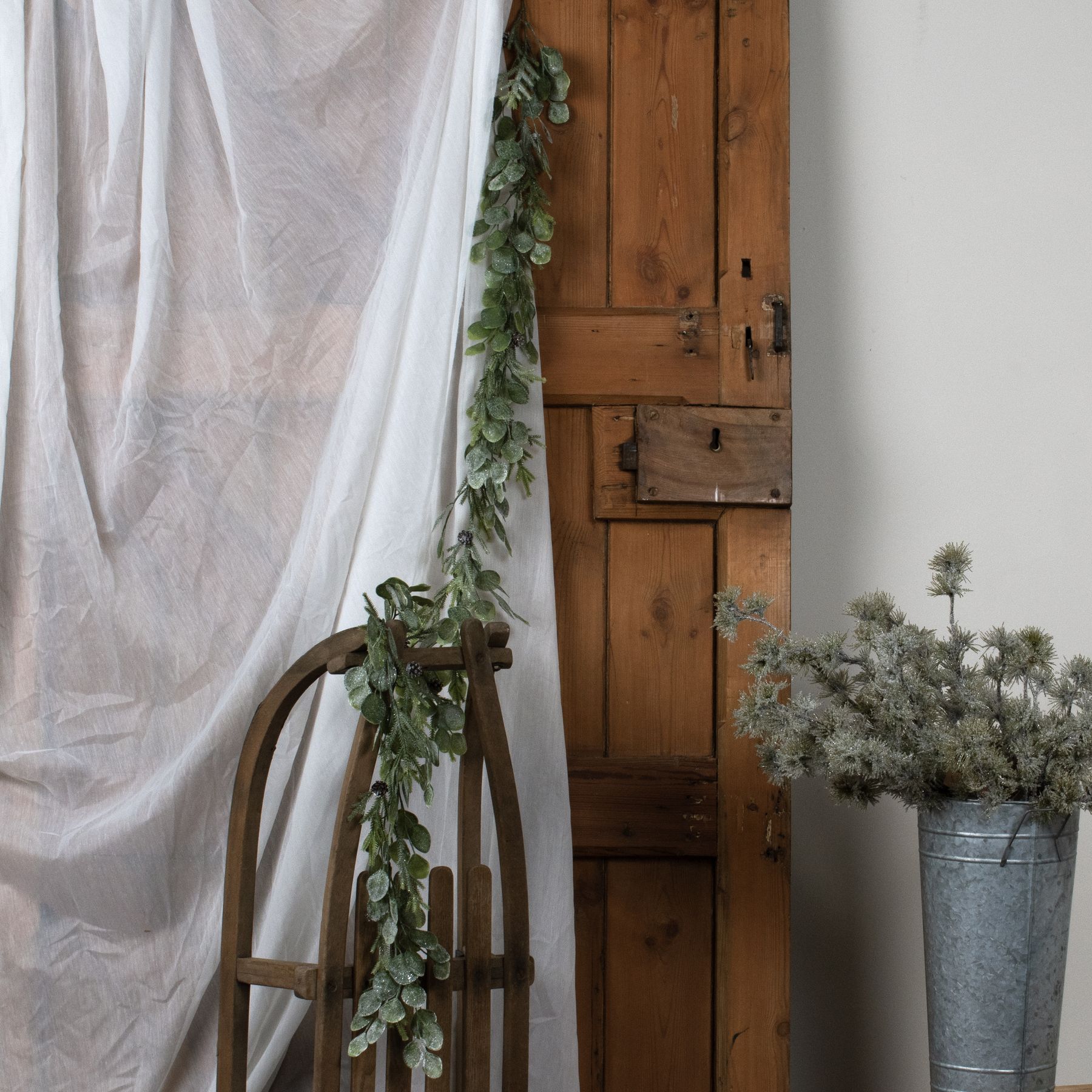 Frosted Pine And Eucalyptus Garland - Image 3