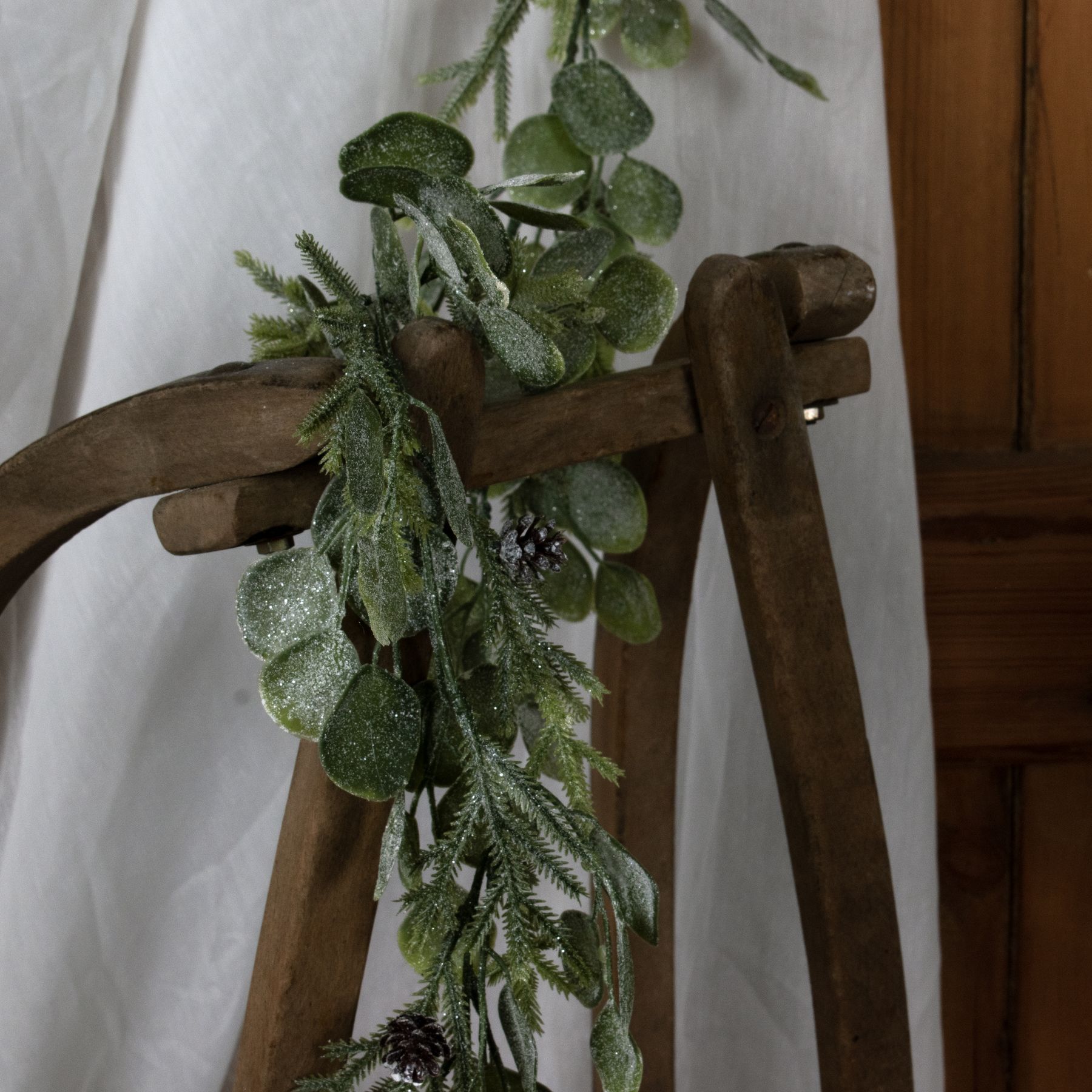 Frosted Pine And Eucalyptus Garland - Image 4