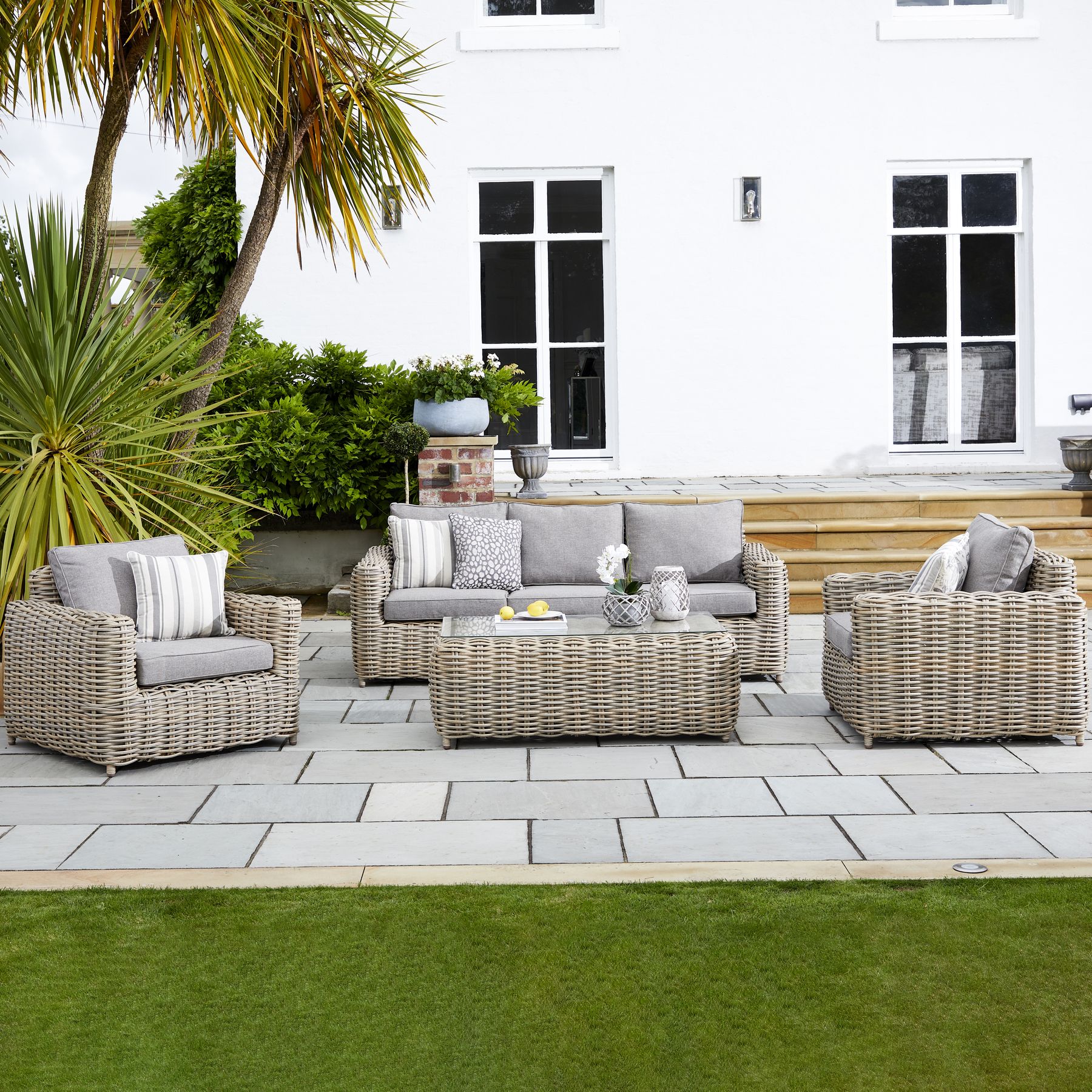 Amalfi Collection Outdoor Five Seater Set - Image 1