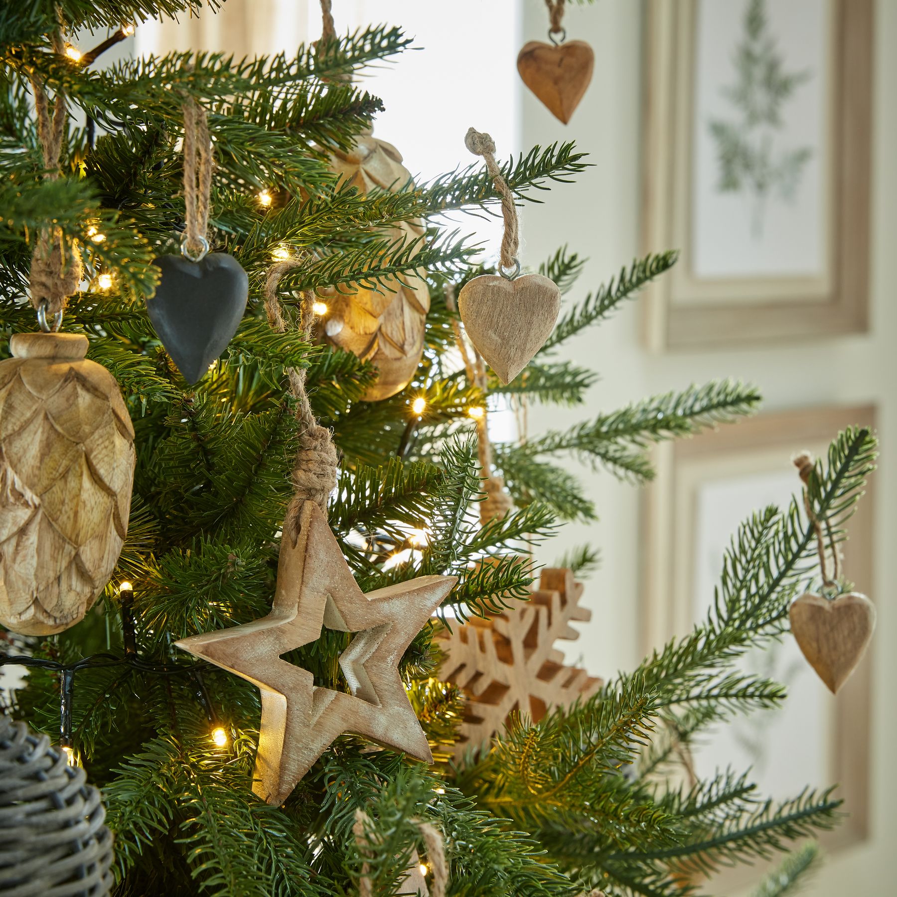 White Wash Collection Small Wooden Hanging Star Decoration - Image 4