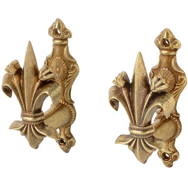 Pair Fleur De Lys Gun Mounts Gold