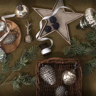 Hanging Silver Pinecone - Thumb 3